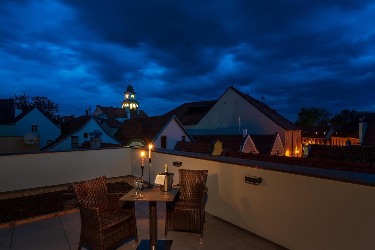 Hotel Bily Jednorozec Třeboň Esterno foto