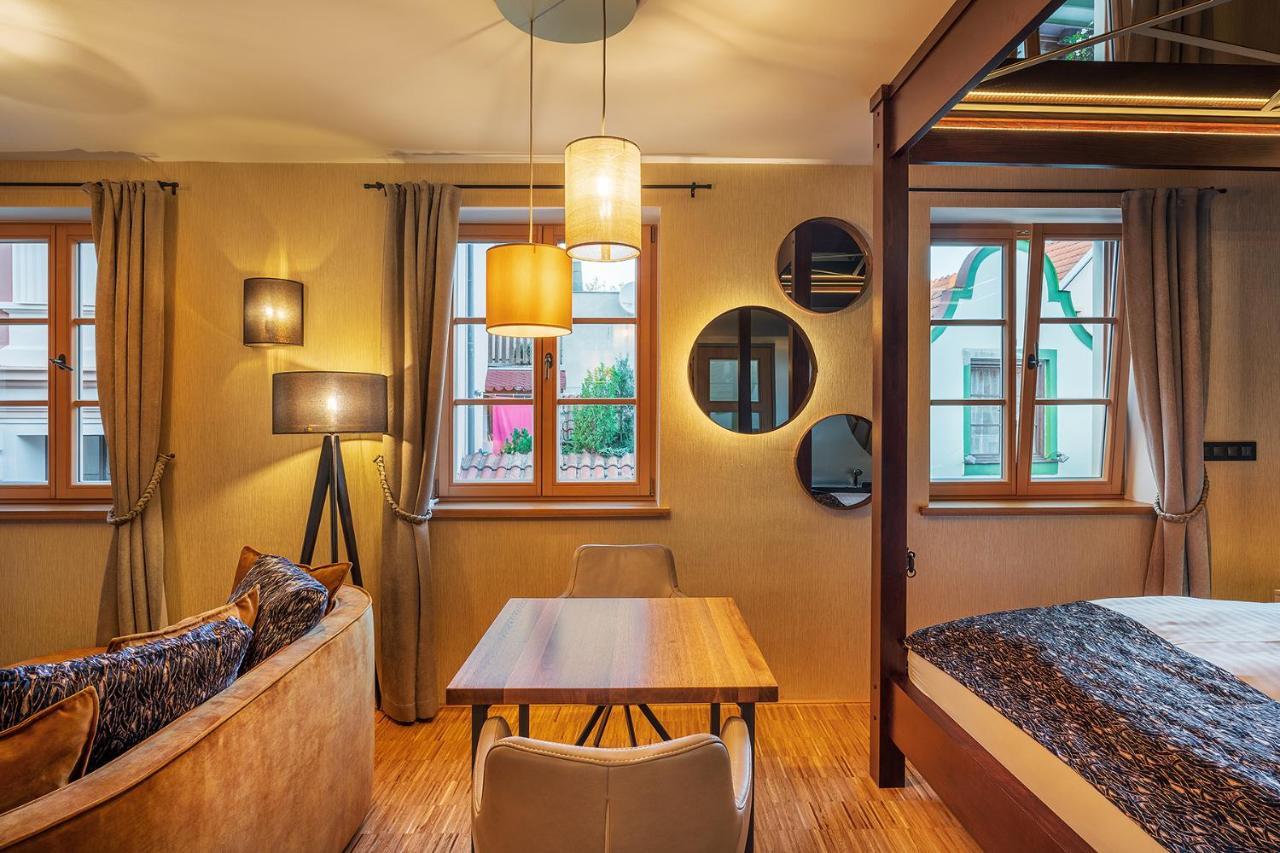 Hotel Bily Jednorozec Třeboň Esterno foto
